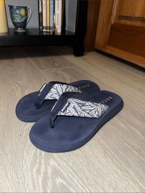 Rocket Dog Navy and White Tropical-Print Thong Sandals